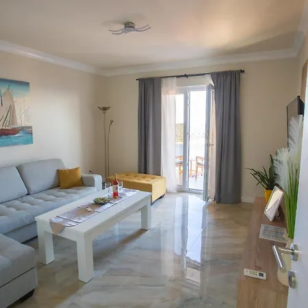 アパート Dommy&gabby *