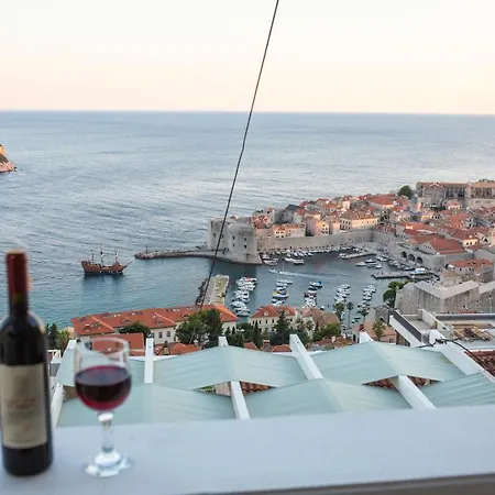 Dommy&gabby アパート *